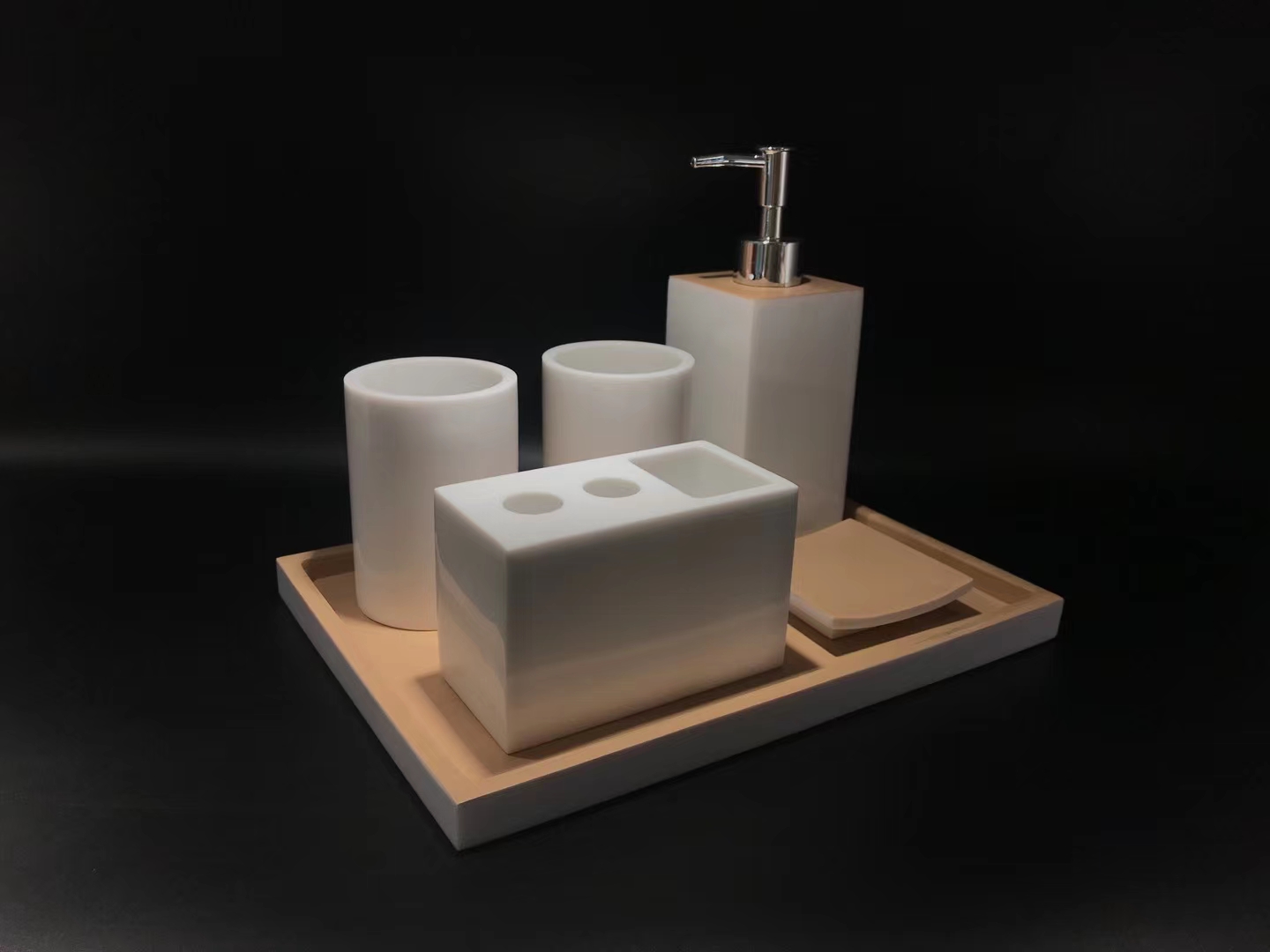 Bộ đồ chất liệu nhựa Resin trong phòng tắm & phòng ngủ